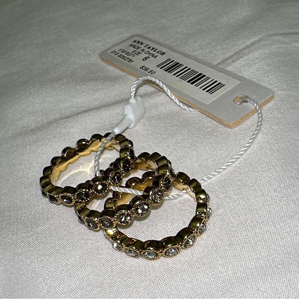 ✨💛 BNWT 3 Stackable Gold Rings Ann Taylor Size 6 💛✨